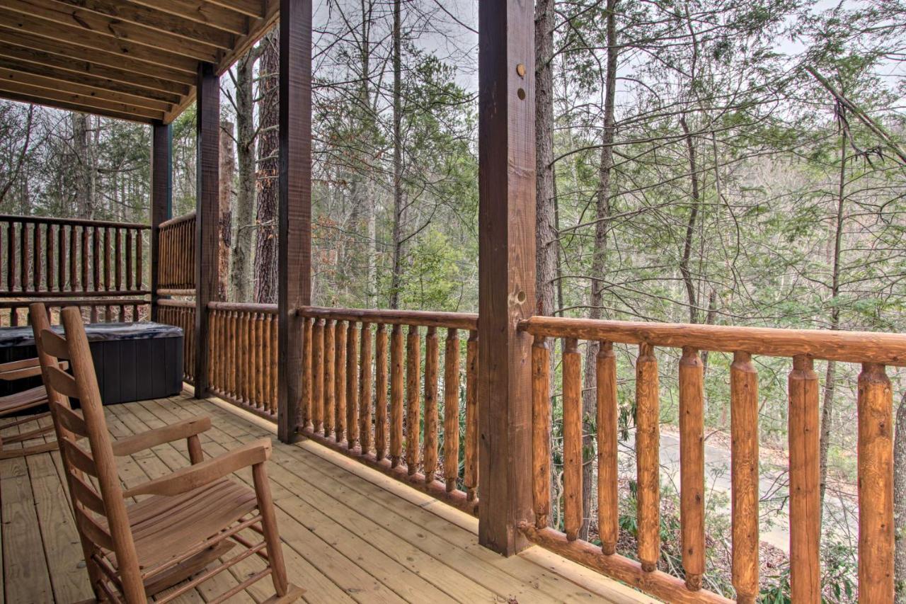 Luxe Cabin With Home Theater Less Than 2 Miles To Gatlinburg Exterior photo